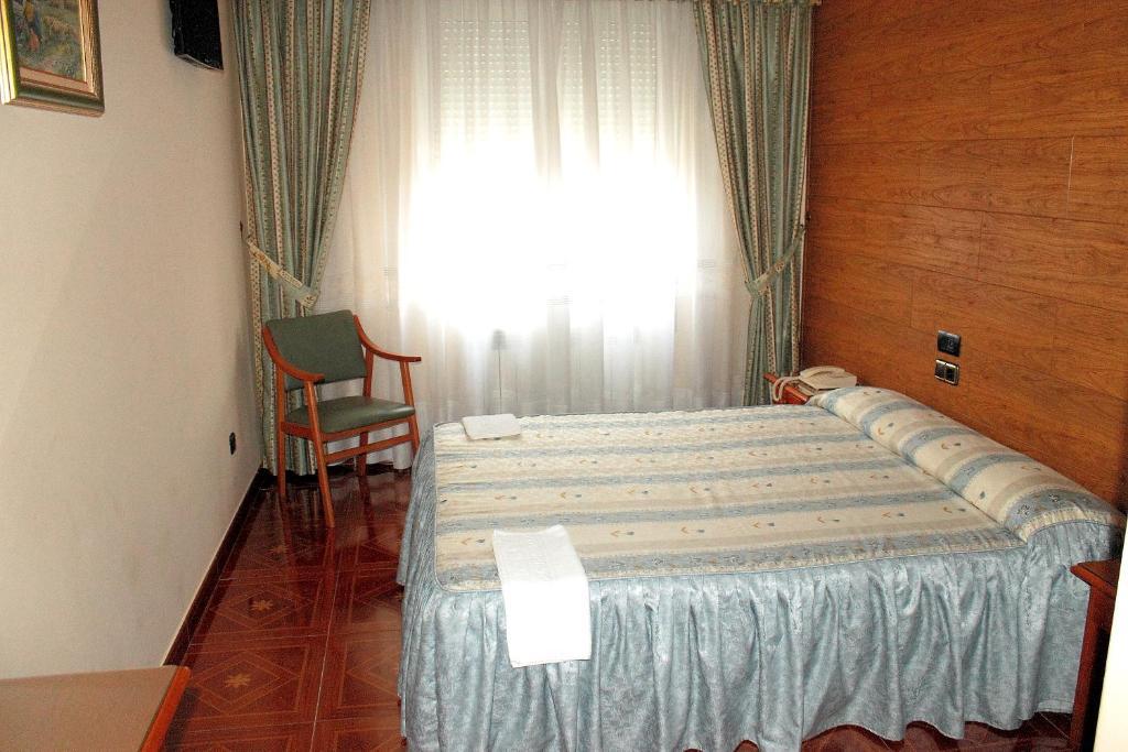 Hostal Castilla Benavente Phòng bức ảnh